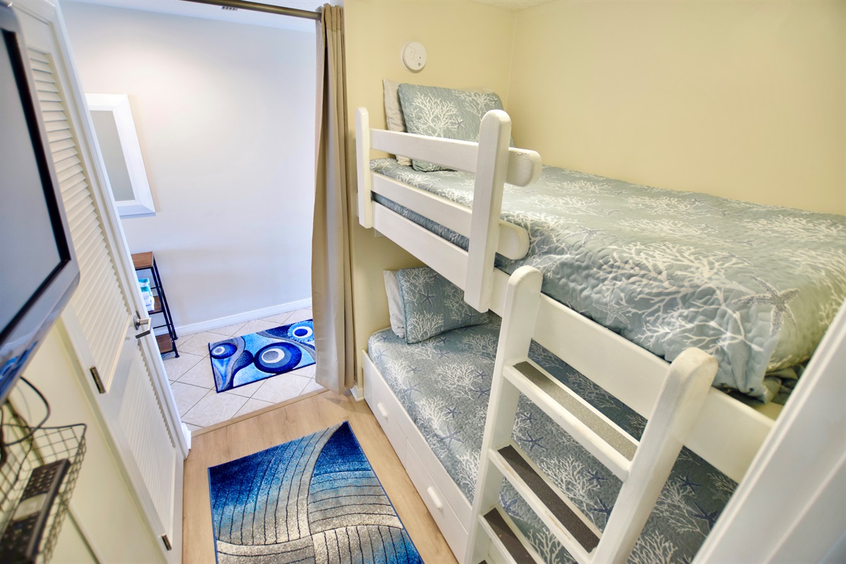 Destin West Gulfside #507 - Bunk Room
