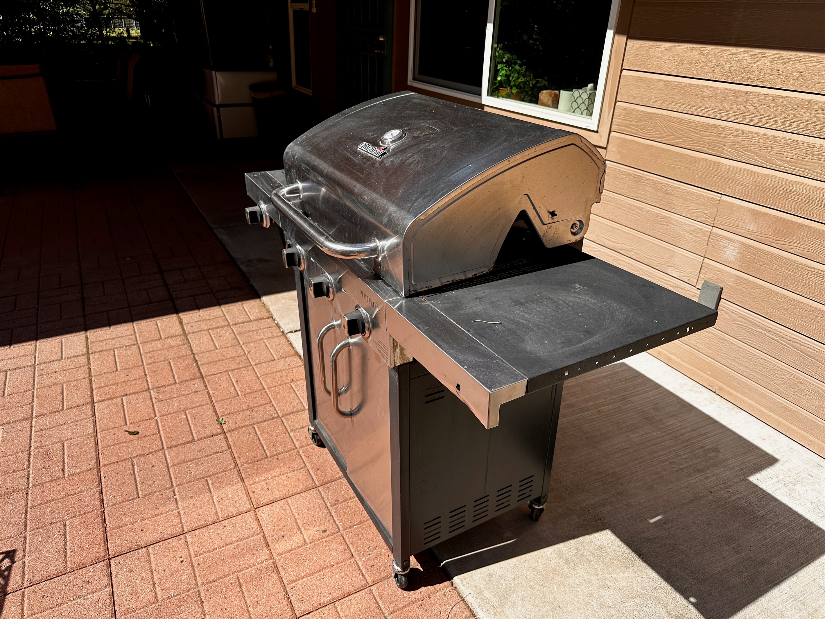 Gas Grill (Propane)