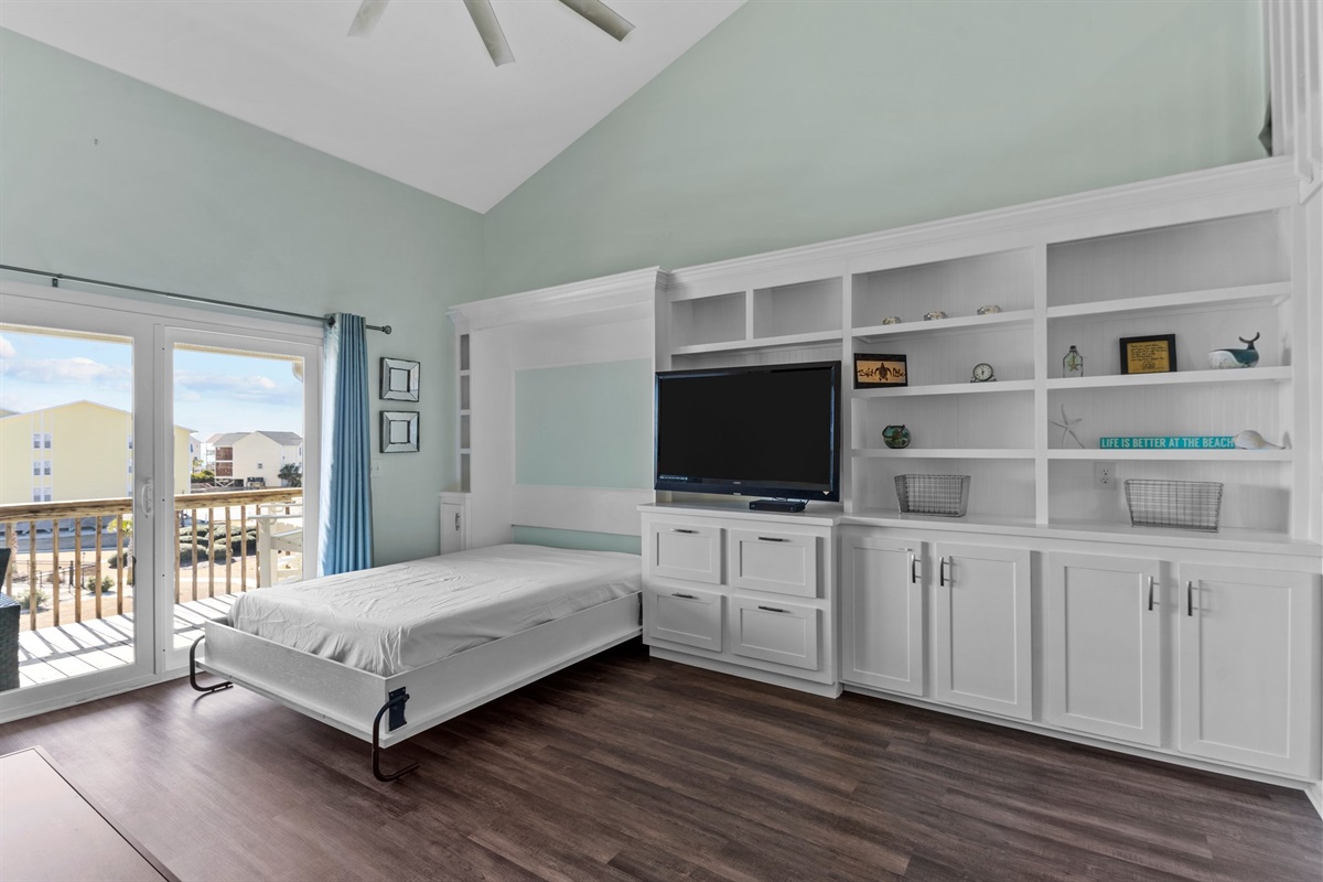 Queen-size murphy bed in Living Room