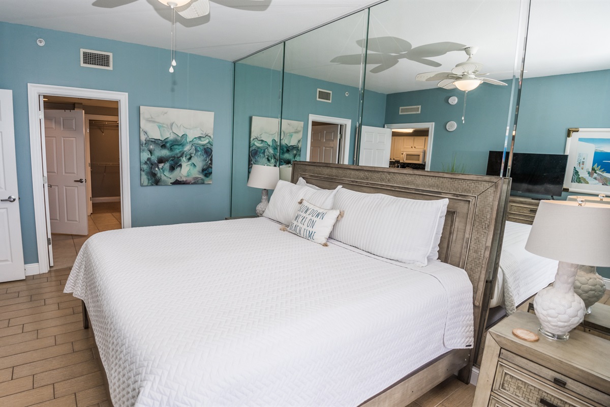 The Cozy King Bed to The Bath
