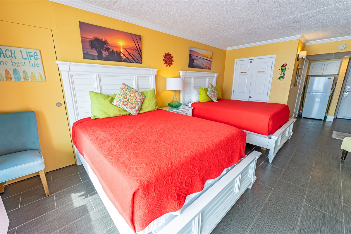 Room with Stunning Views🌊☀️