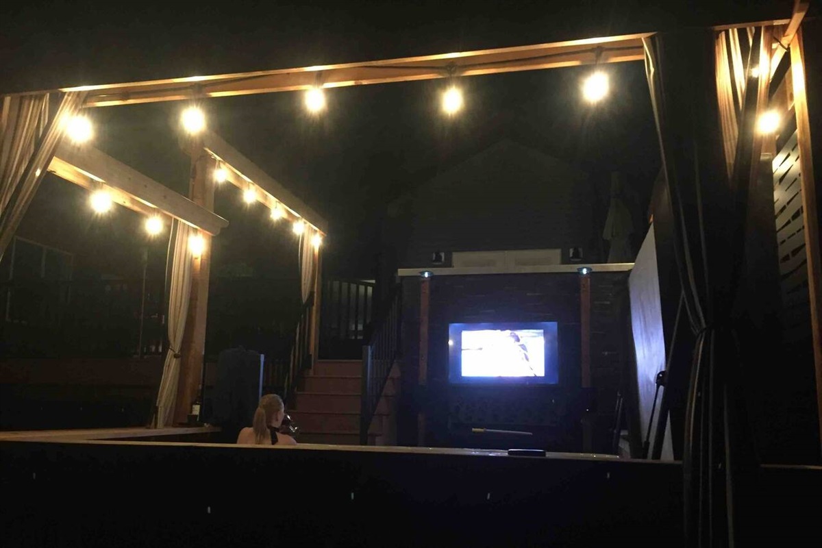 NIGHT TIME ROMANCE OR WATCH A MOVIE, DRINK SOME WINE. CLOSE THE PRIVACY CURTAINS AND ENJOY YOUR TIME WITH SOMEONE SPECIAL.