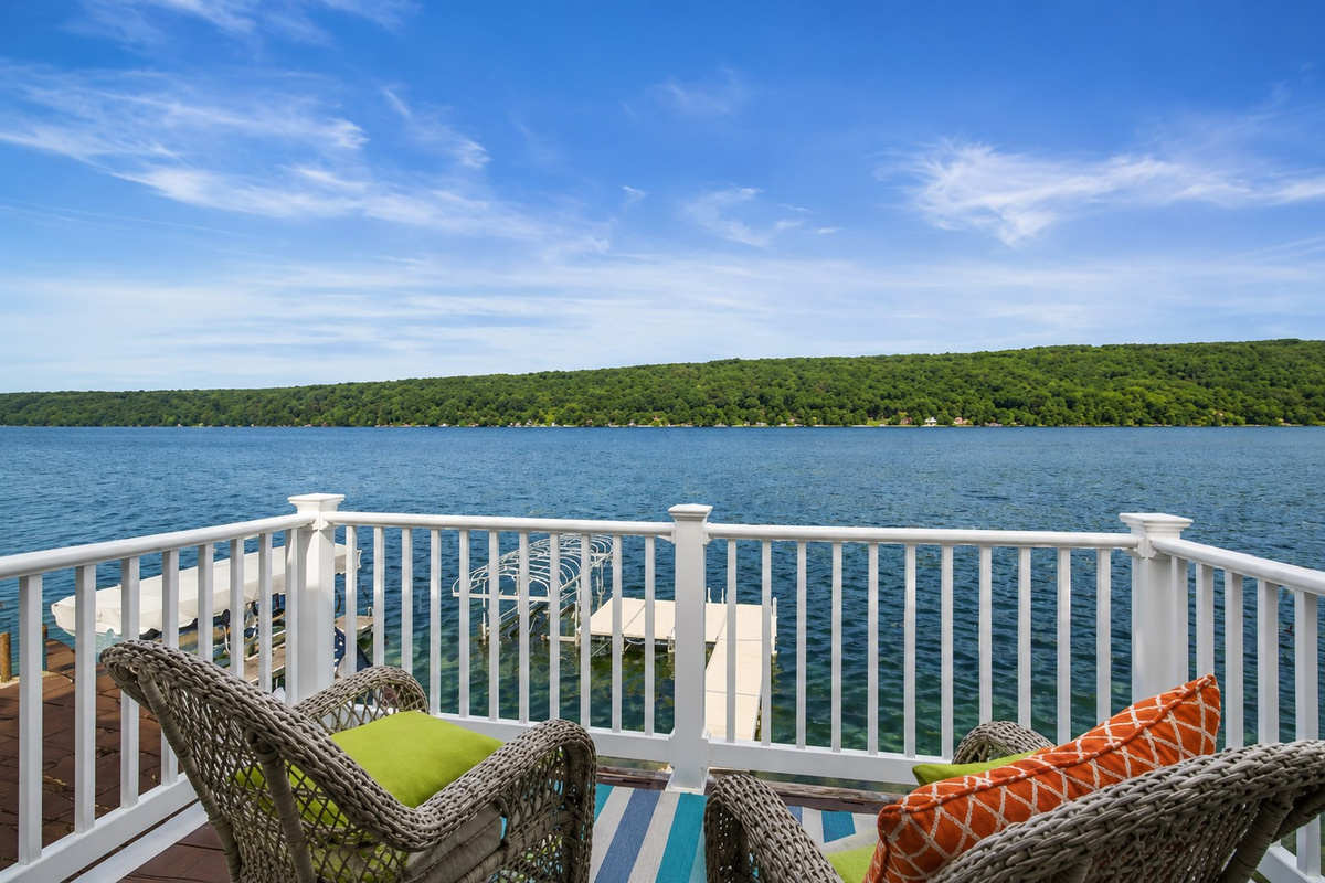 Sit back and relax with stunning lake view