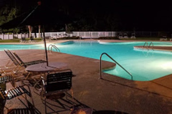 Relax in the evening by the pool