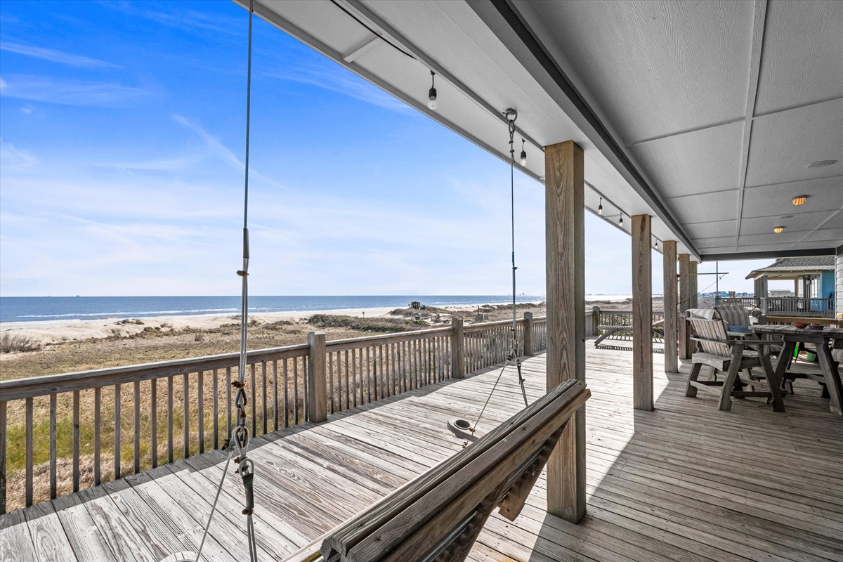 2ea12685c6734374a0a33582c62f3071 Large | Beachhouse | Texas | TX | Vacation Homes | Galveston | Crystal Beach | Kokomo | Breezy Days | Beachfront Elegance | Sunrise Serenity | Southern Sands Property Management, LLC
