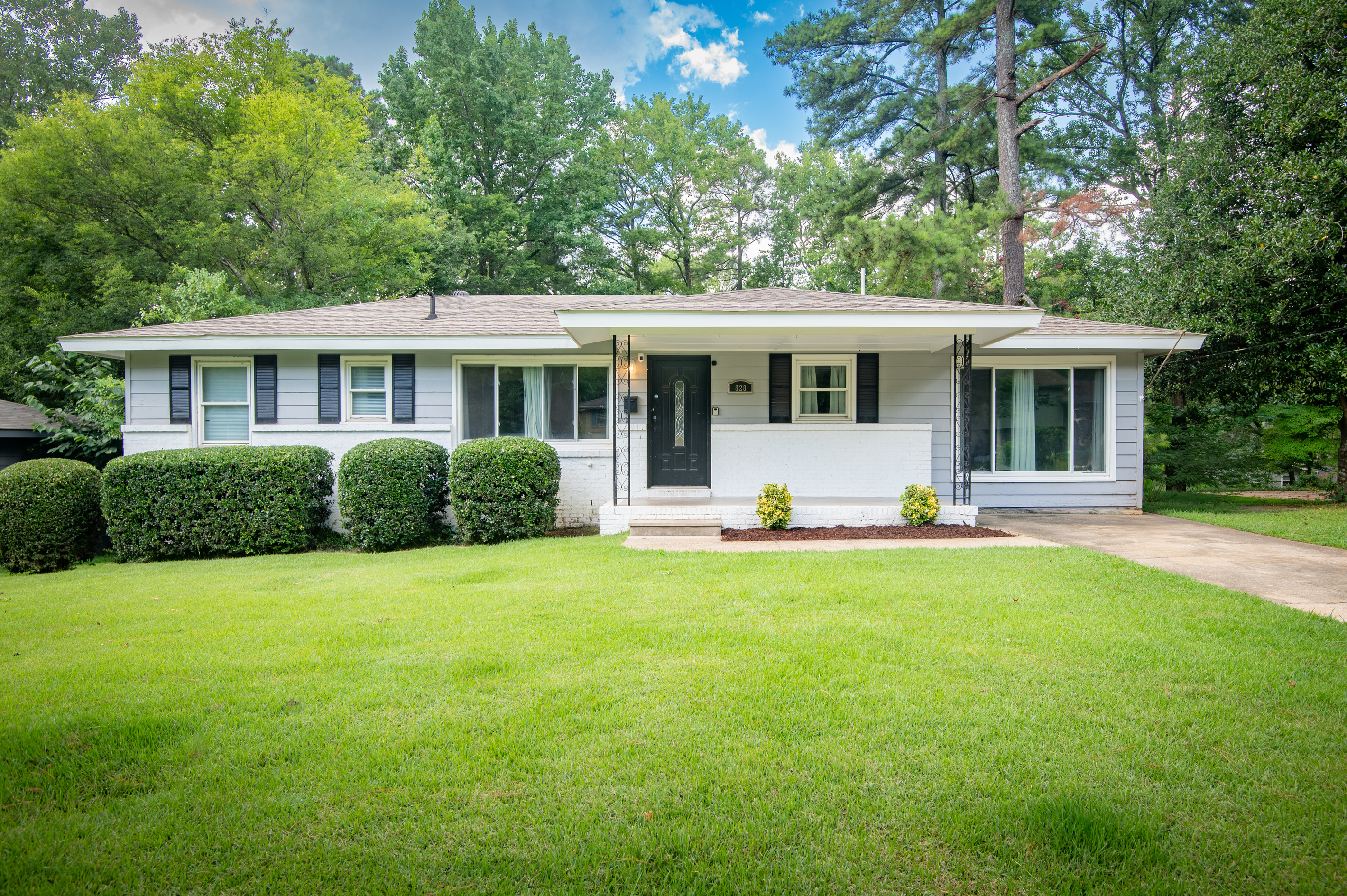 Welcome to The Garden Park Escape! From the moment you arrive, you'll feel right at home. With easy parking, a spacious front yard, and a peaceful neighborhood, your Birmingham getaway starts here.