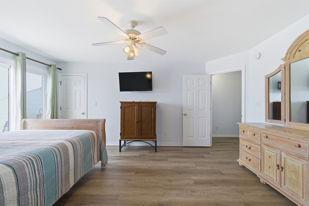 2nd Upstairs Bedroom