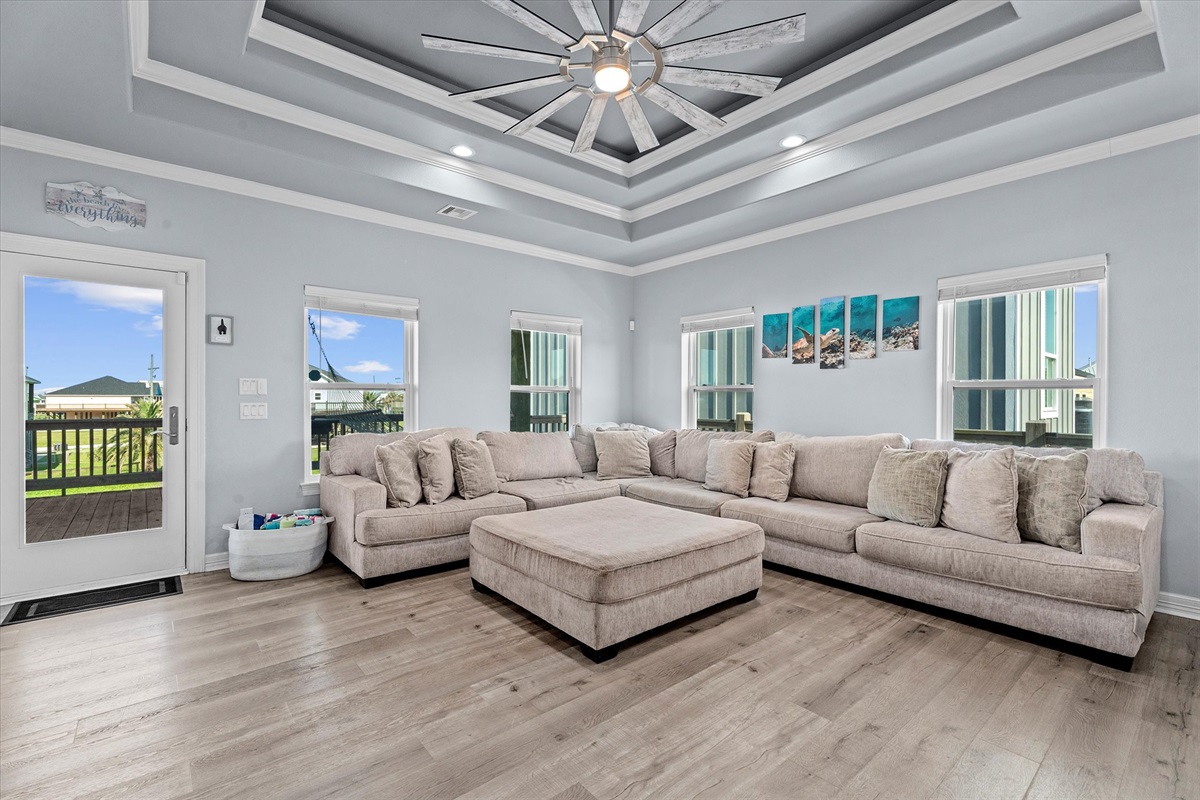 2ea939639b784a348f884afb8e3c3ab6 Large | Beachhouse | Texas | TX | Vacation Homes | Galveston | Crystal Beach | Kokomo | Breezy Days | Beachfront Elegance | Sunrise Serenity | Southern Sands Property Management, LLC