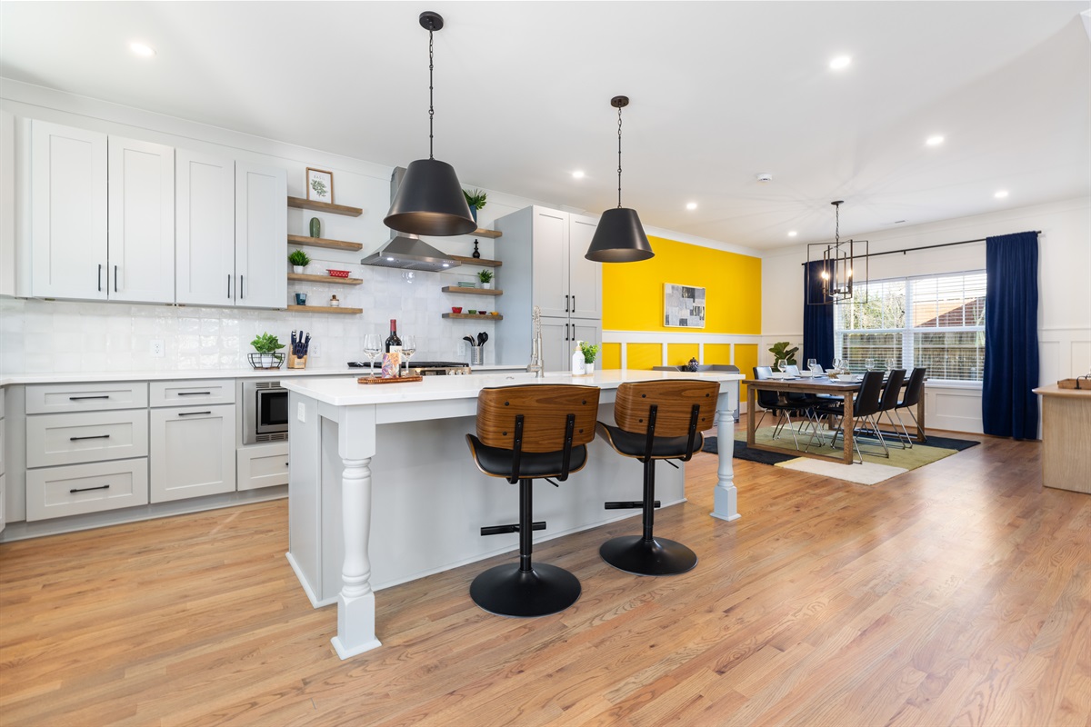 Open-plan living space that lets you move around freely.