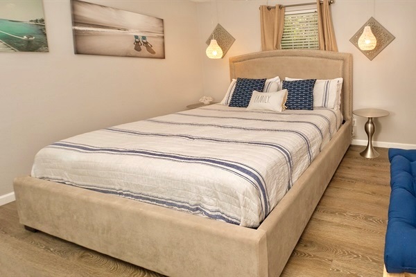 Master bedroom (king bed) with Full Bath Ensuite