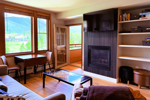 Fireplace, Smart TV, Games