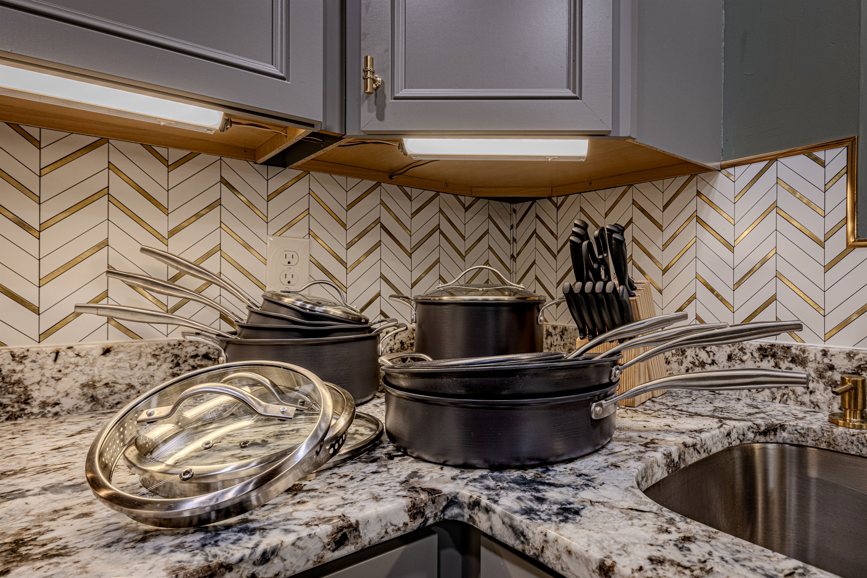 Whip up a mountain feast with ease. Our kitchen is stocked with modern, color-coordinated appliances that make meal prep a stylish part of your vacation.