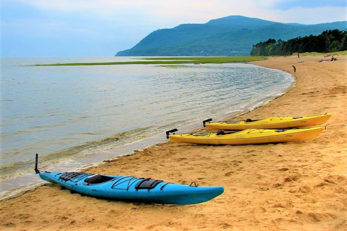 Magnifique plage gratuite à Baie-Saint-Paul (10 minutes).
