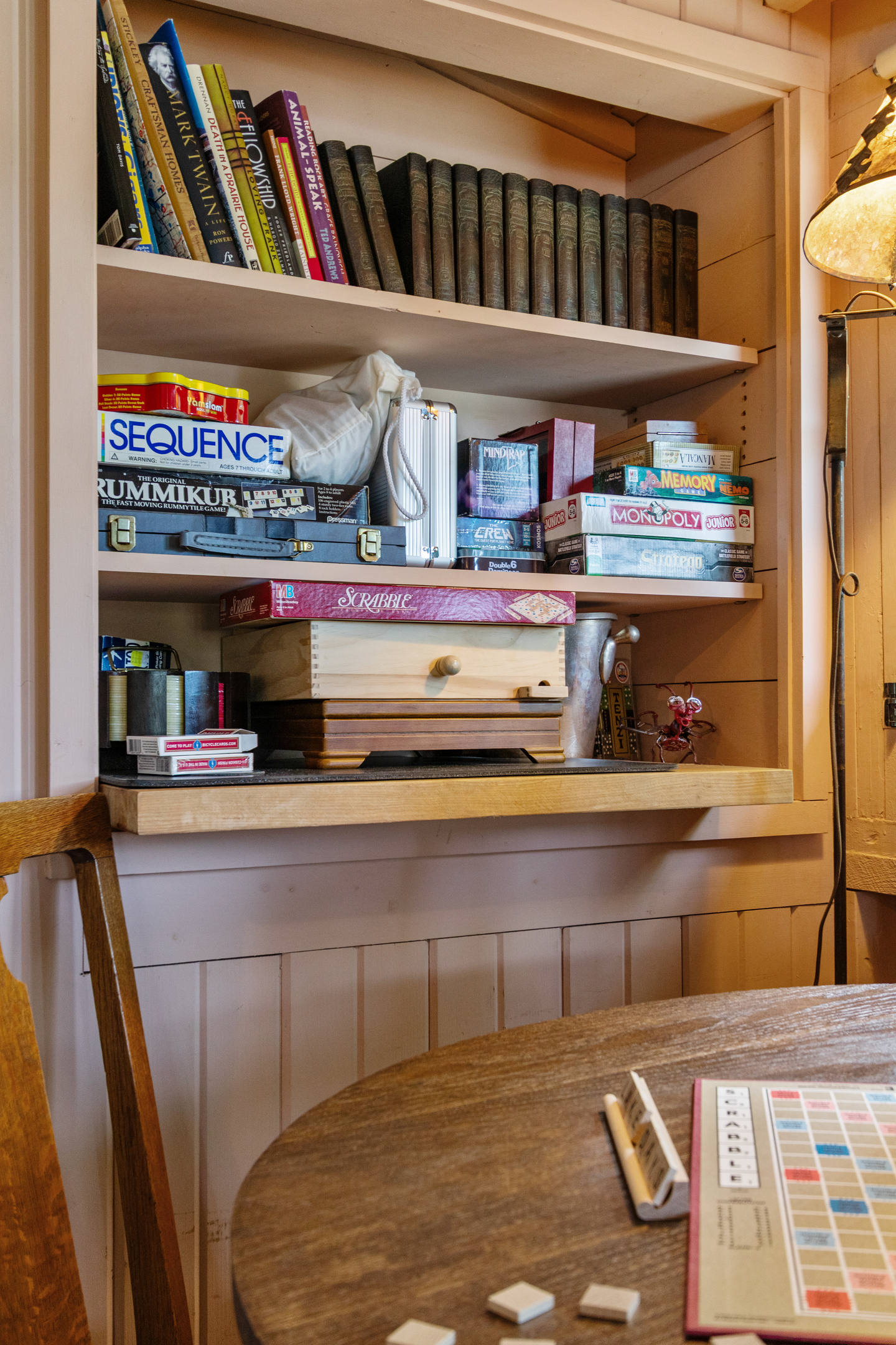 .Unplug for a while with a selection of books and games, perfect for rainy days, quiet evenings, or making memories together around the table.