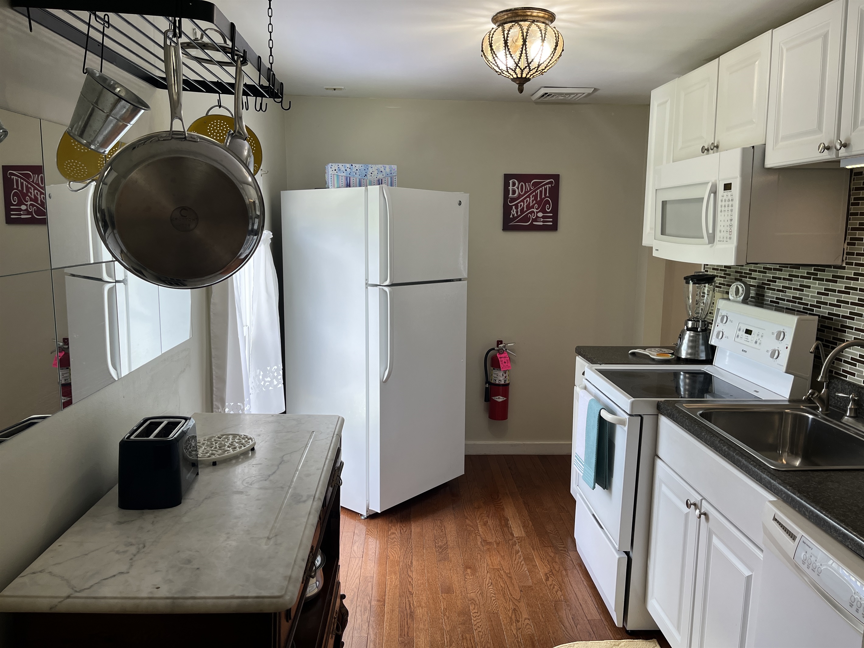 Small and fucntional kitchen