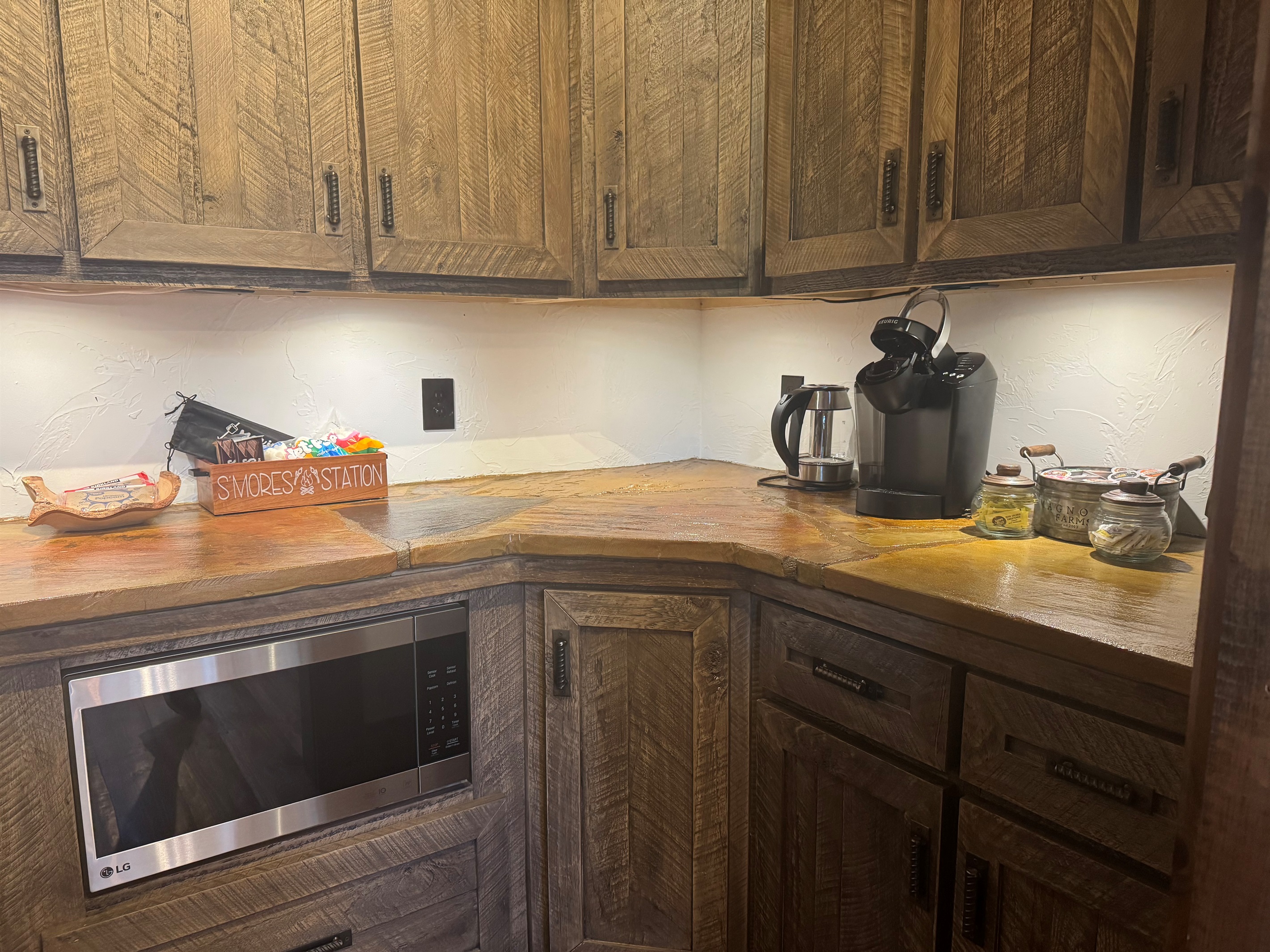 Custom cabinetry and ample storage keep the kitchen both stylish and functional for all your culinary needs.