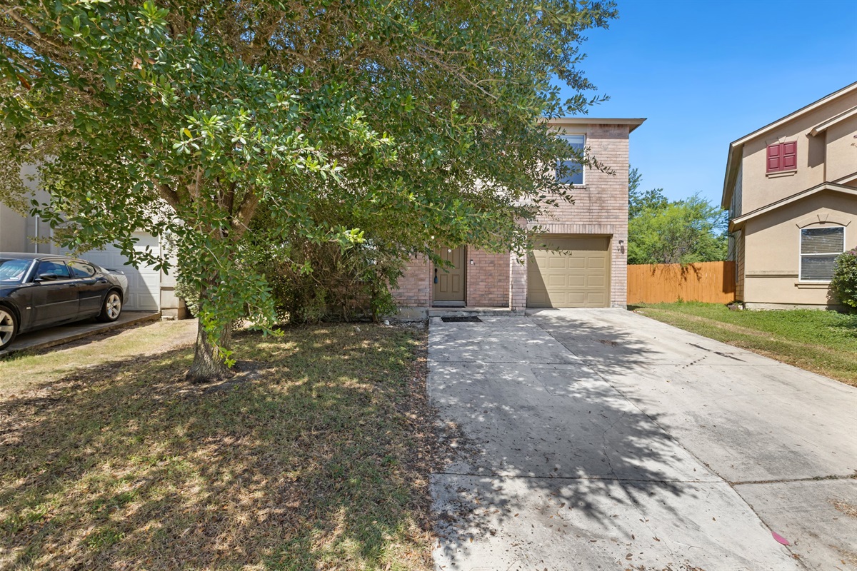 Quiet, tree-lined neighborhood in Northeast San Antonio with driveway parking for 2 and street parking for 2 more. Quick access to I-35, Loop 410, Randolph AFB, and Morgan's Wonderland.