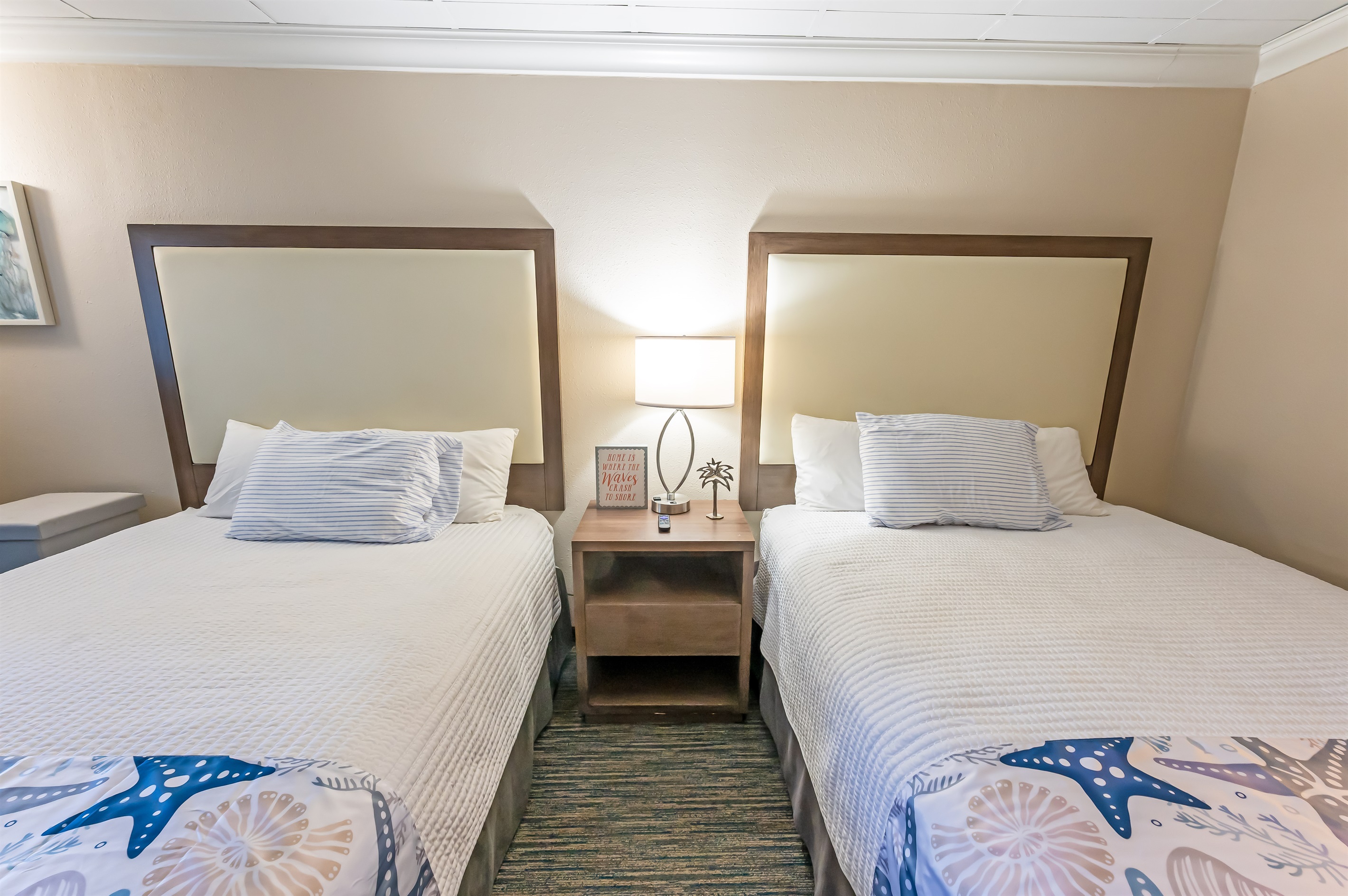 1BR New Oceanfront with Heated Pools, Coral Beach! 3