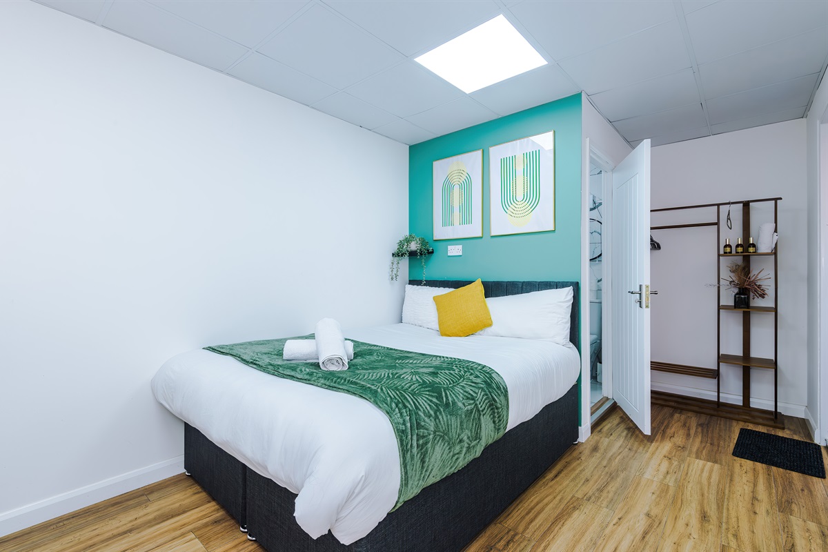 Bedroom 5 (Annex) benefits from a hotel comfort King sized bed which can be arranged into 2 single beds, ensuite and a smart TV with fast free WiFi throughout 