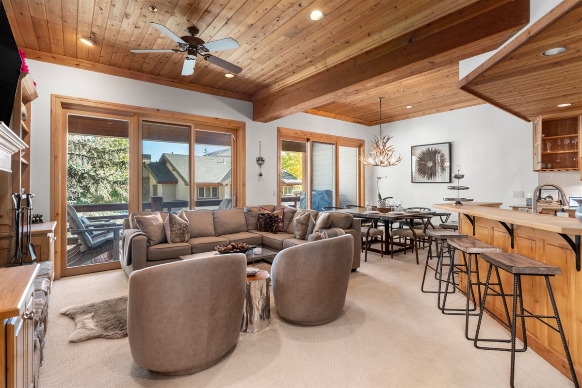 Spacious but cozy open floorplan. No-one is left out of the gathering here!