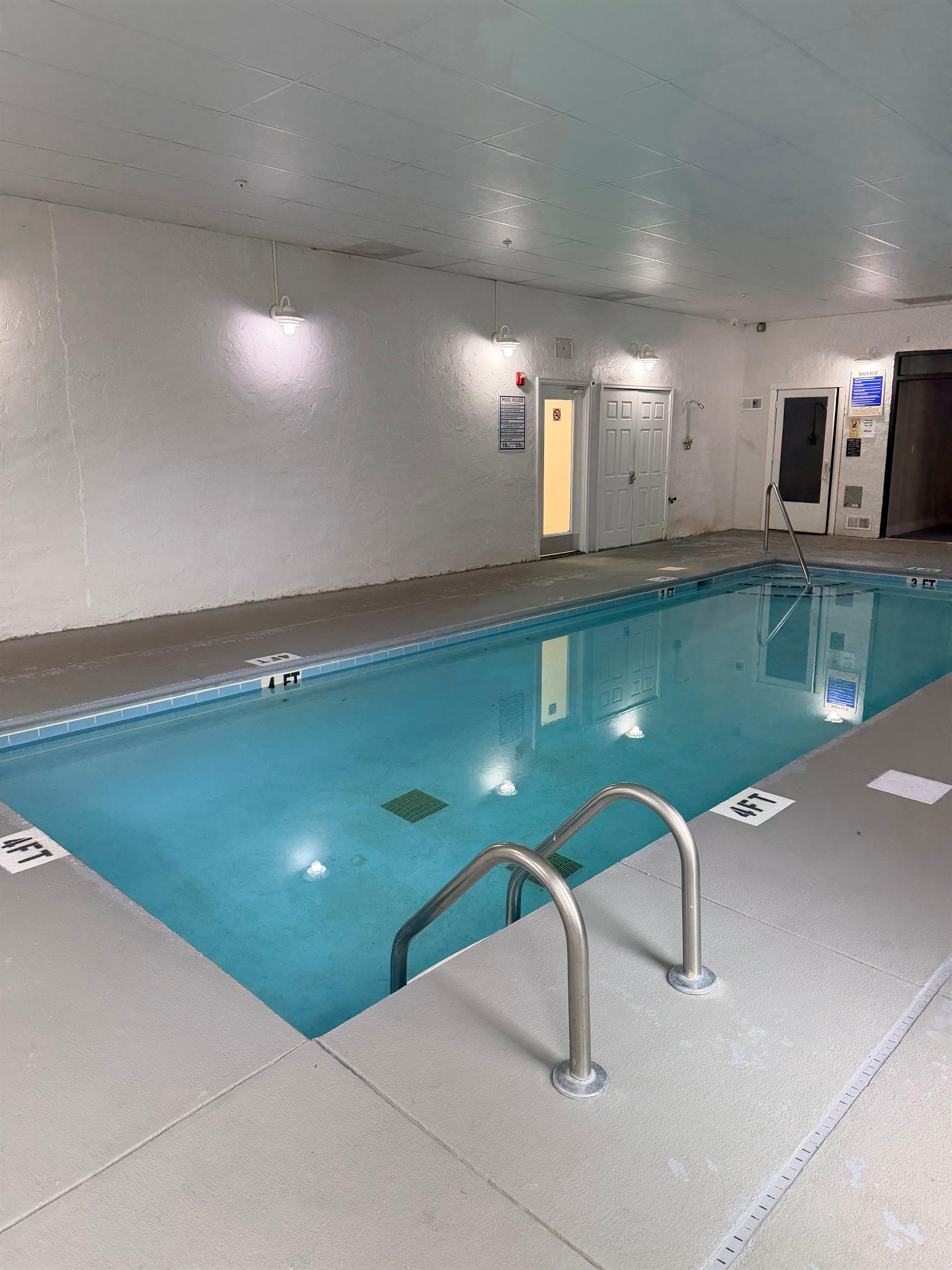 Resort Indoor Pool, open from 9am to 10:30 pm