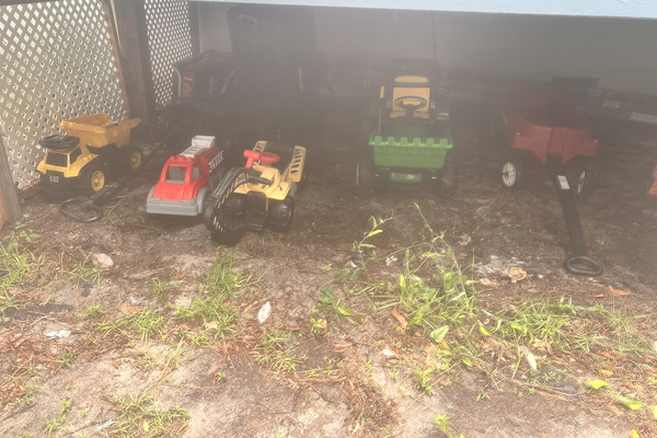 John Deere Chain Driven Rider, Beach Wagon, other riders & trucks for outdoor play
