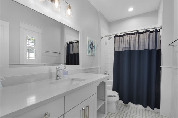 Bunk Room Bathroom