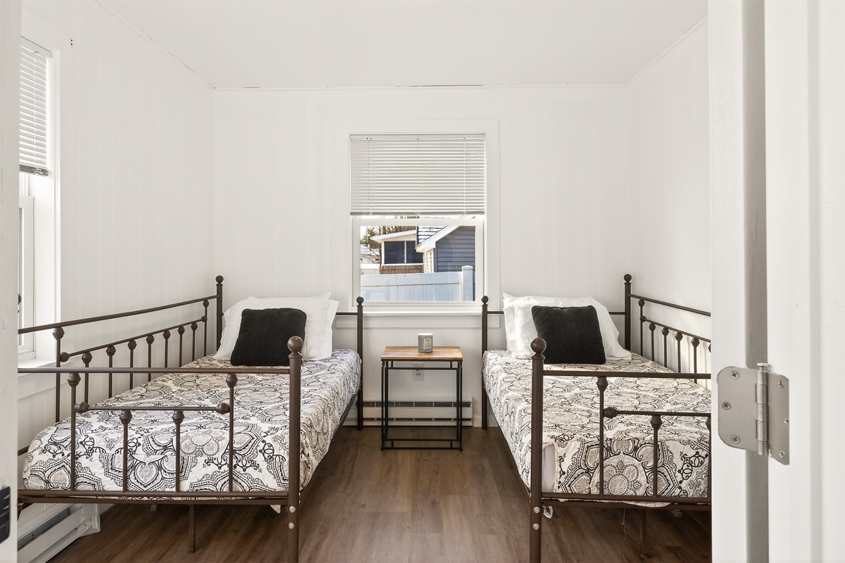 Bedroom #4 - 2 twins