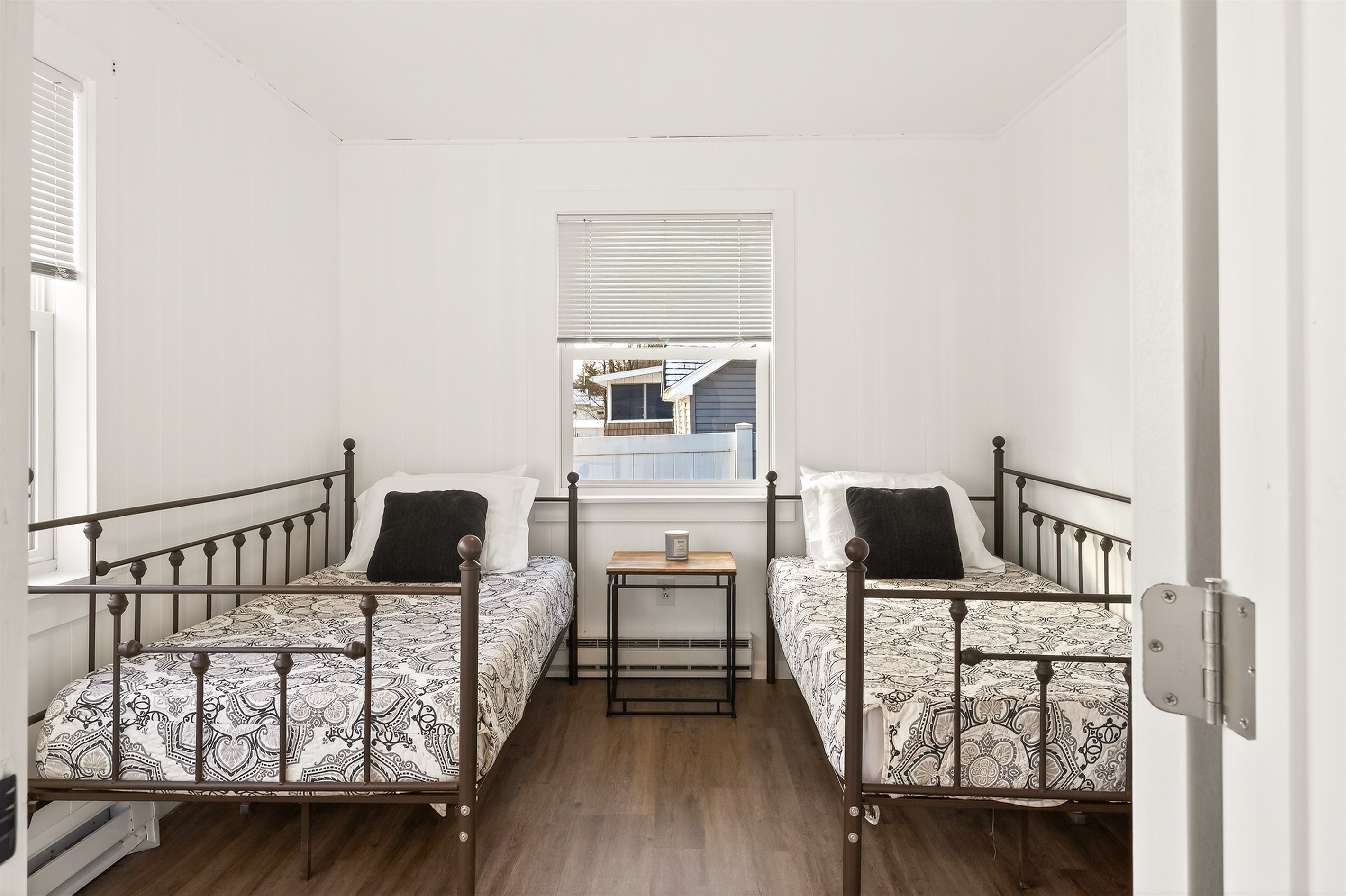 Bedroom #4 - 2 twins