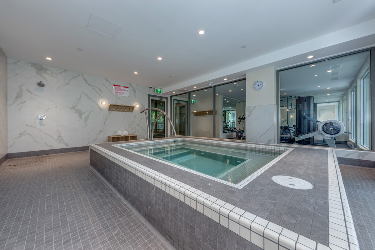 HOT TUB - NEWLY REMODELLED