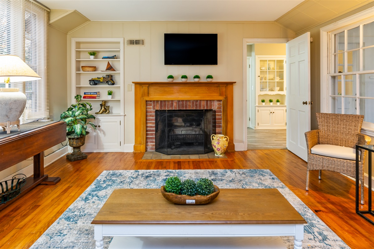 Living room second house fireplace is not for guests use