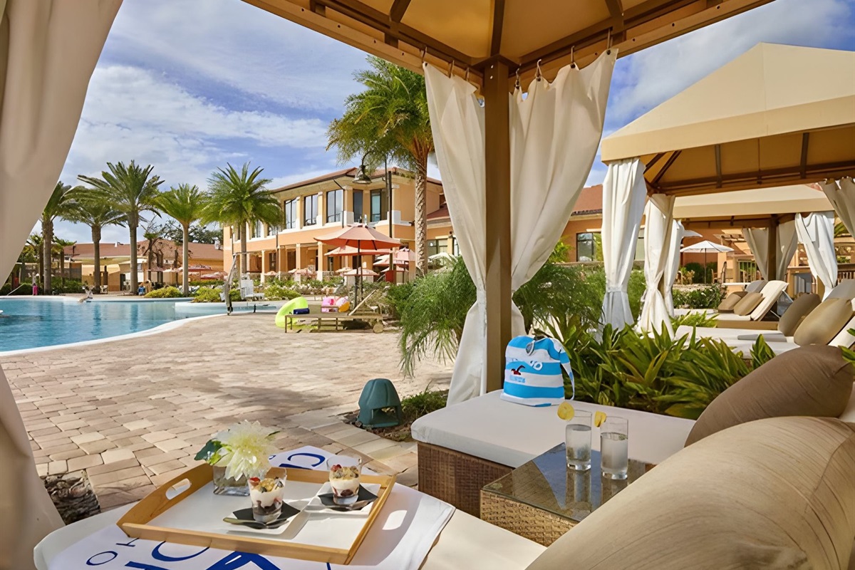 To use the cabannas you will need to reseve them at the front desk, with additional fee.