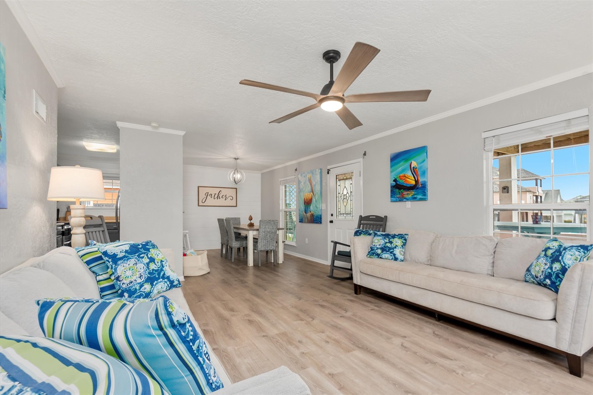 2f3eacf05933415ca2c7c115d5a02e06 Large | Beachhouse | Texas | TX | Vacation Homes | Galveston | Crystal Beach | Kokomo | Breezy Days | Beachfront Elegance | Sunrise Serenity | Southern Sands Property Management, LLC
