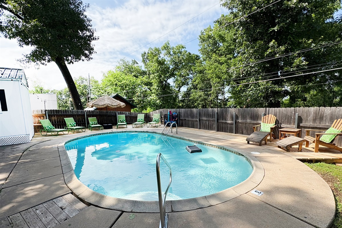 Cocktail Pool (Depth of 5ft)