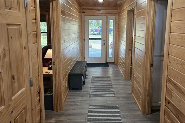 Arrive, drop your bags, and settle in - stress-free keyless entry with room for everyone’s gear