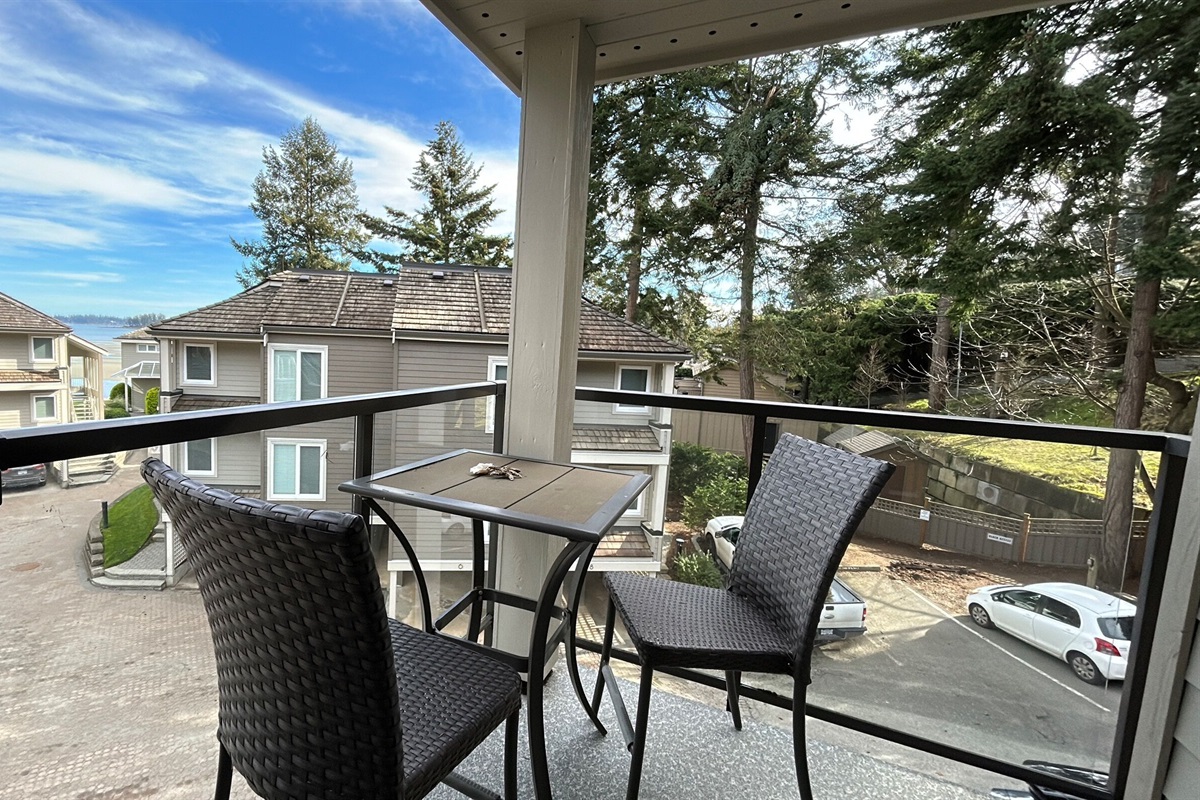 Outdoor dining - off King suite