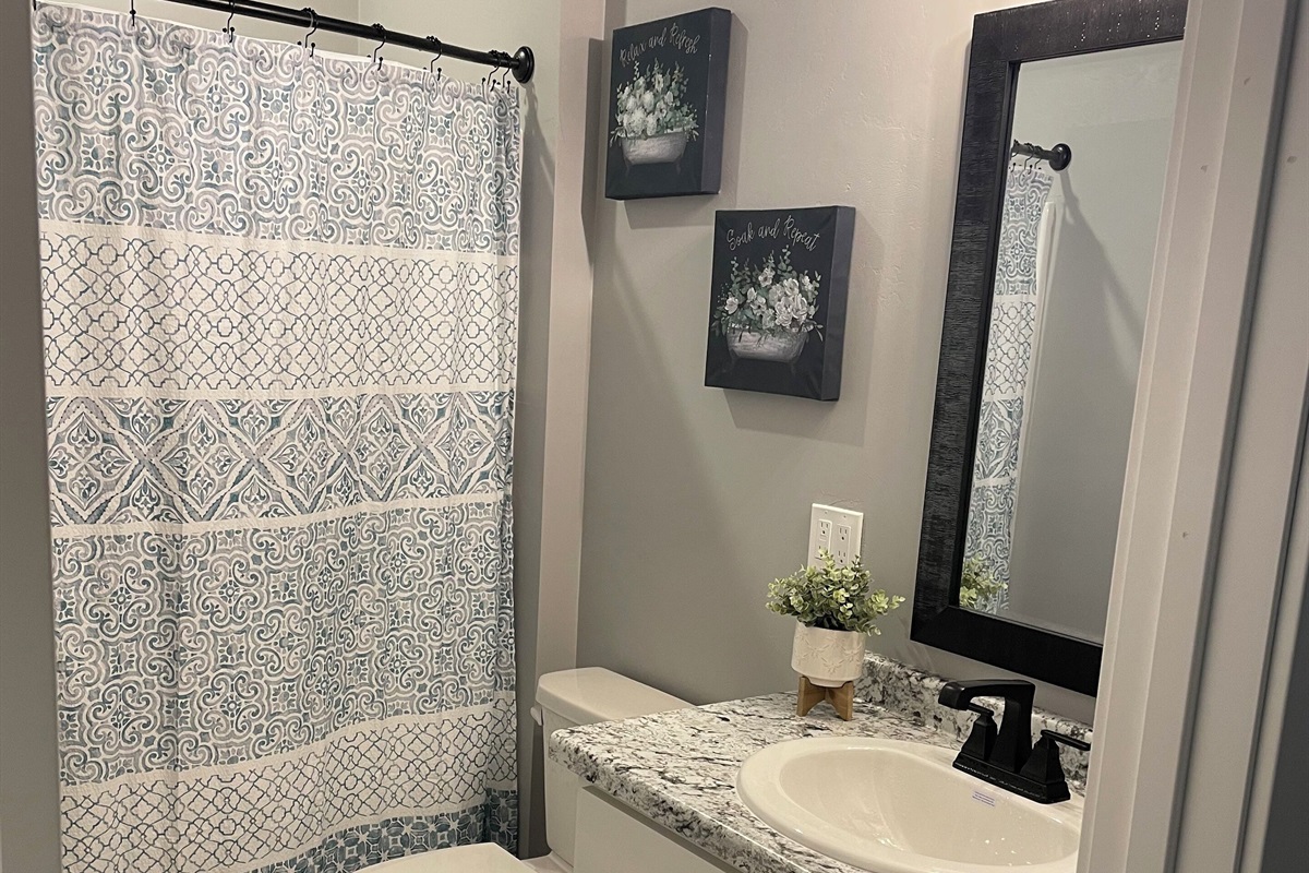 House 1 - bedroom 4 en-suite bathroom