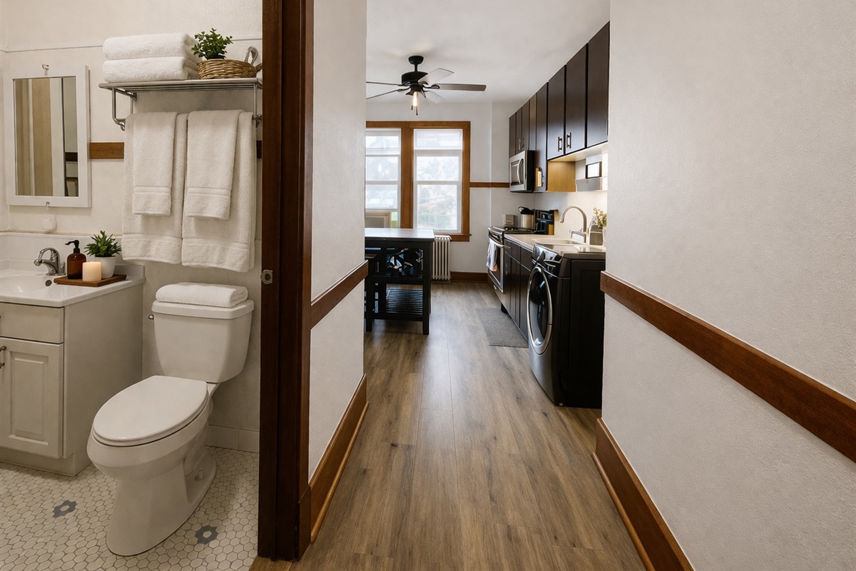 Easy interior layout connecting kitchen, bathroom, bedrooms and leaving areas for simple navigation and comfortable home flow.