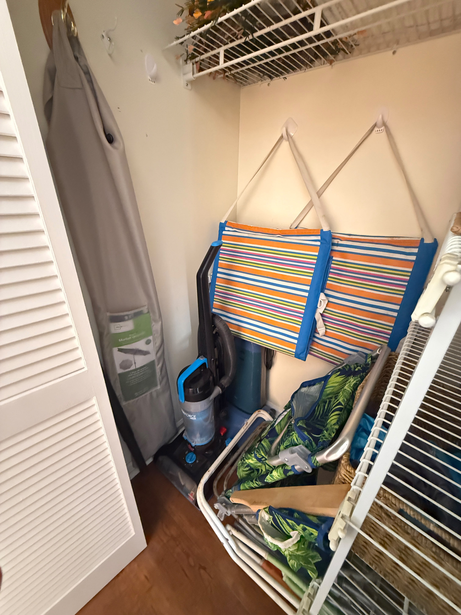 Beach chairs and umbrella for your beach days