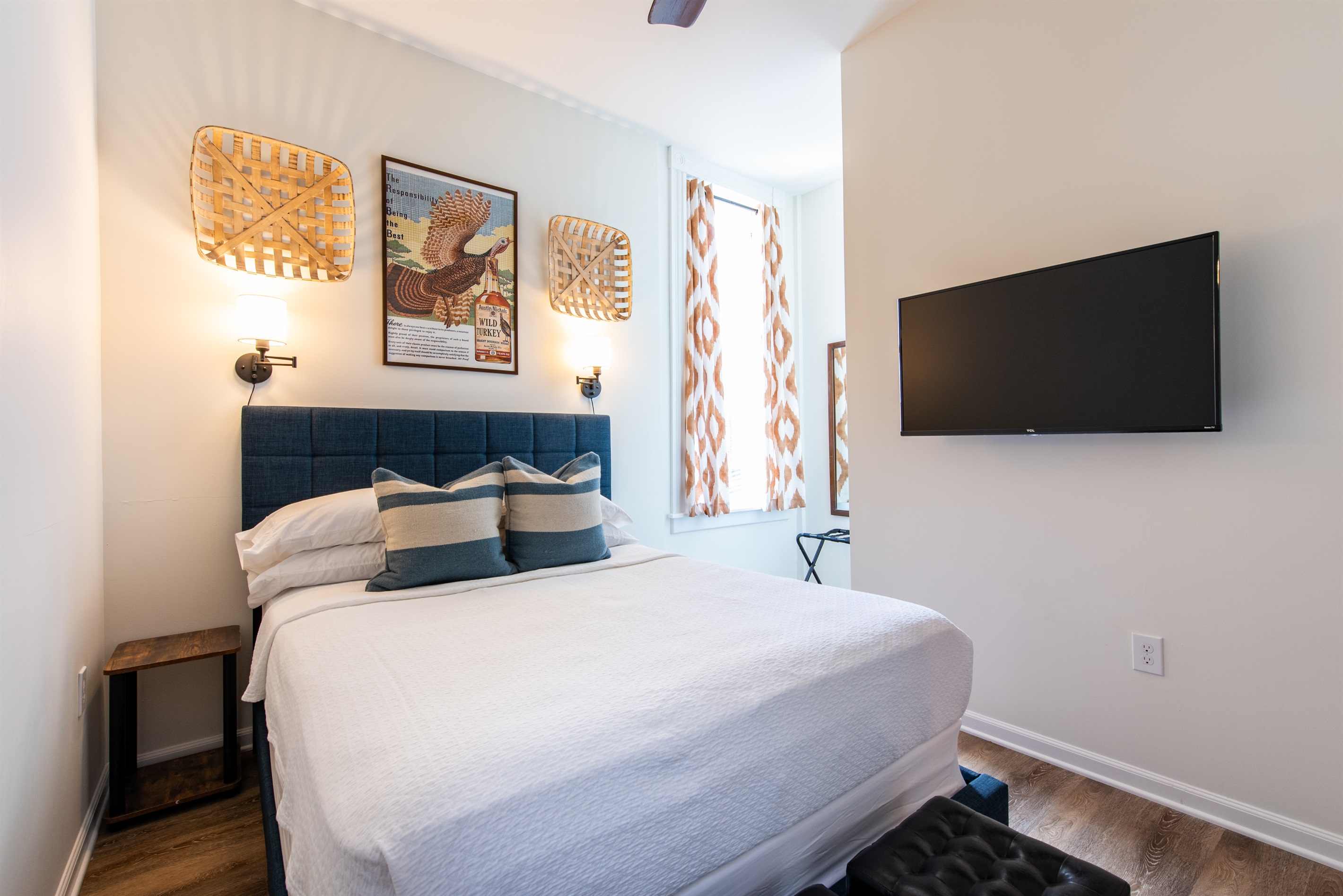 Wild Turkey Bedroom 2, Queen Bed, 45" Smart TV, Ceiling Fan, Closet System, White Noise Machines