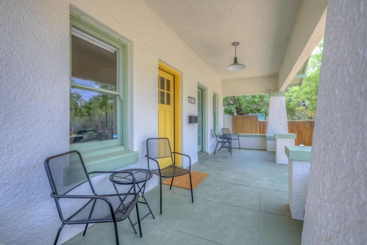 Lovely front porch, perfect for watching sunsets