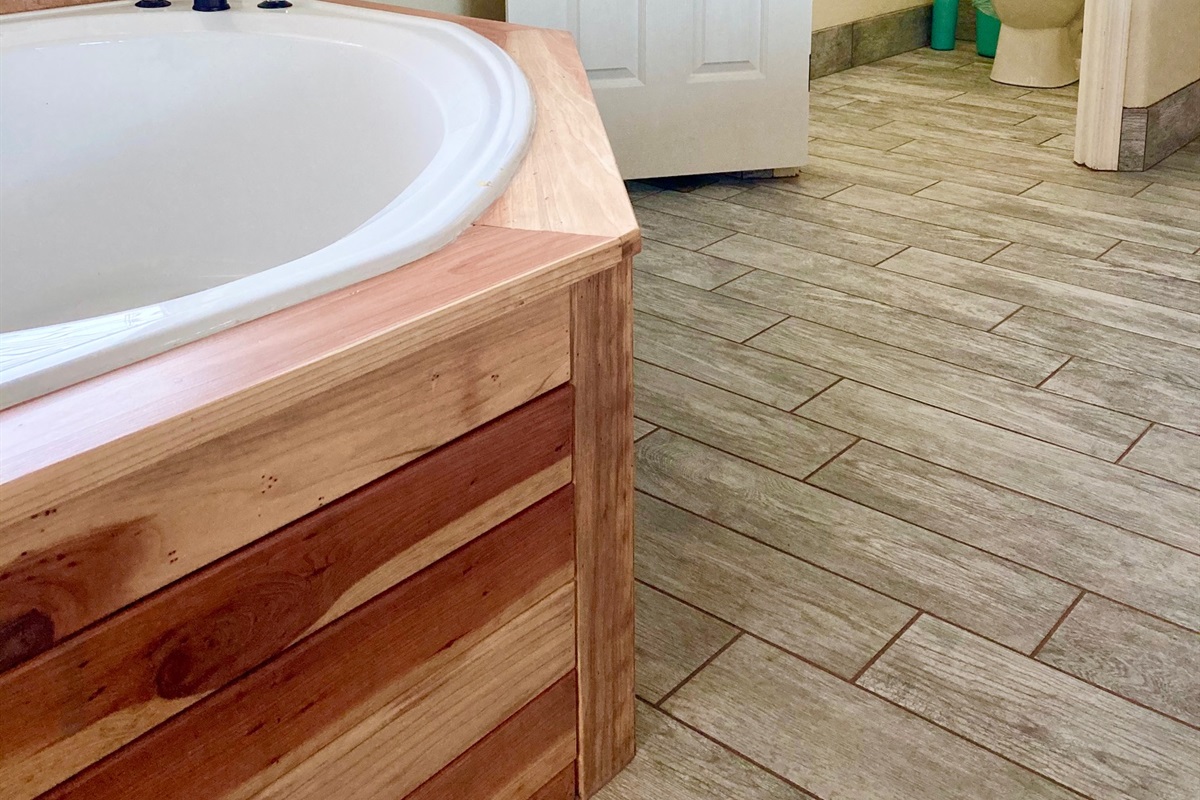 Bunk room ensuite bathroom w/toilet room separate