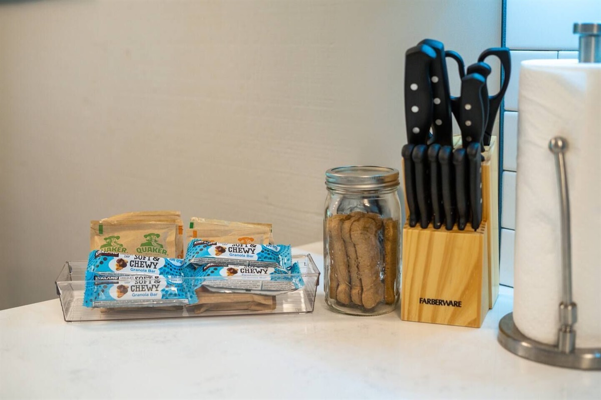 Complimentary snacks upon arrival in each unit