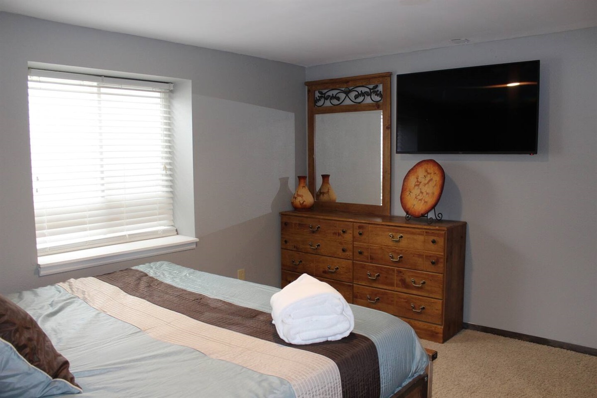 Bedroom 11, Attached Bathroom