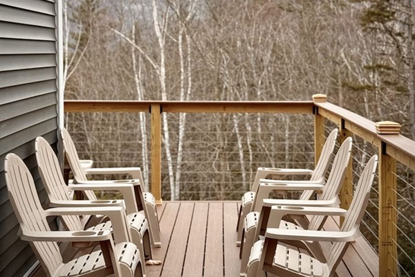 Unit B Deck area with mountain views