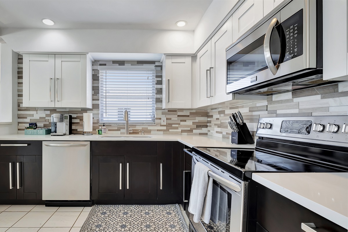Oven, microwave, and electric range