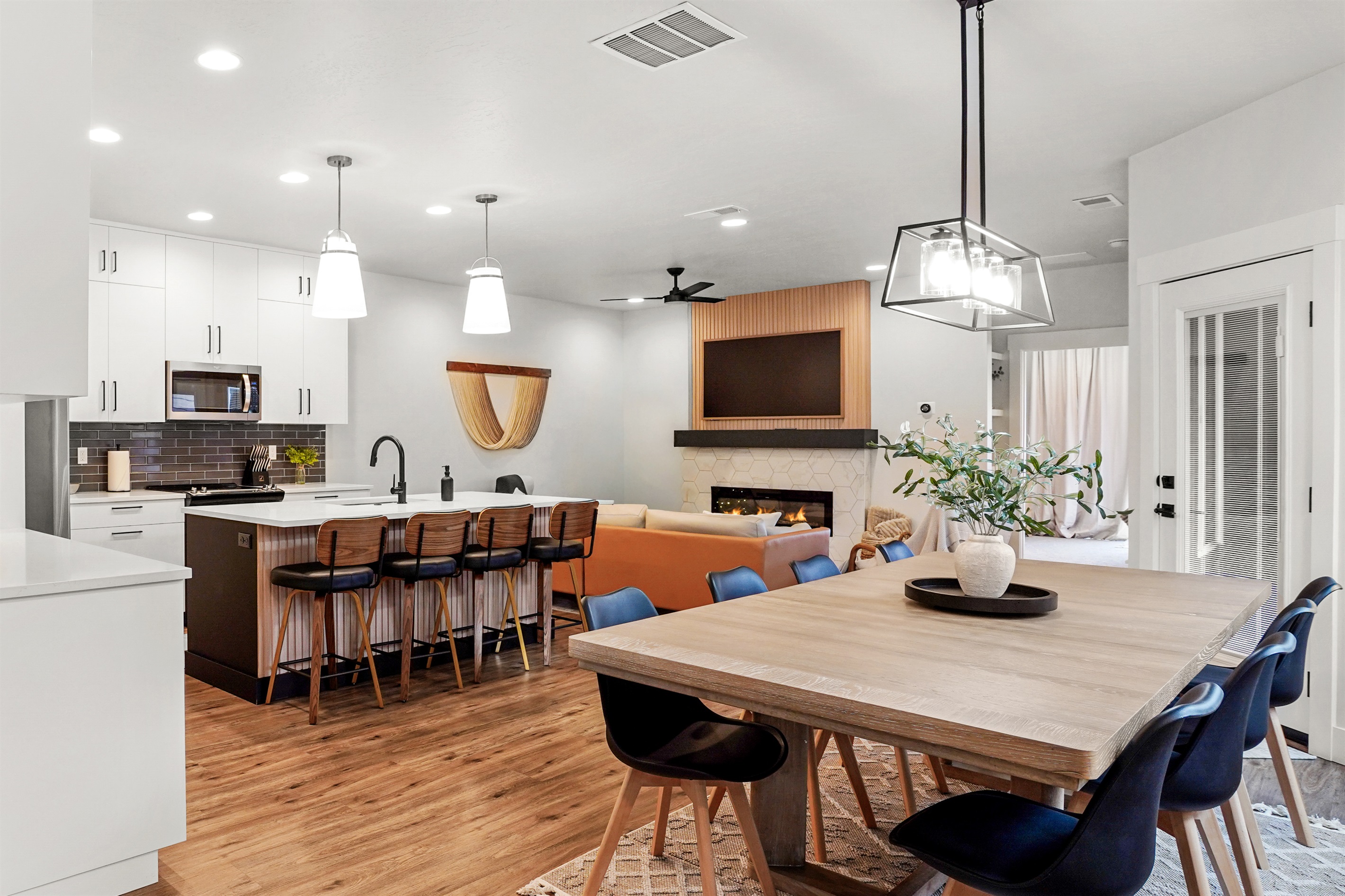 Enjoy the spacious and bright open living area with modern finishes.