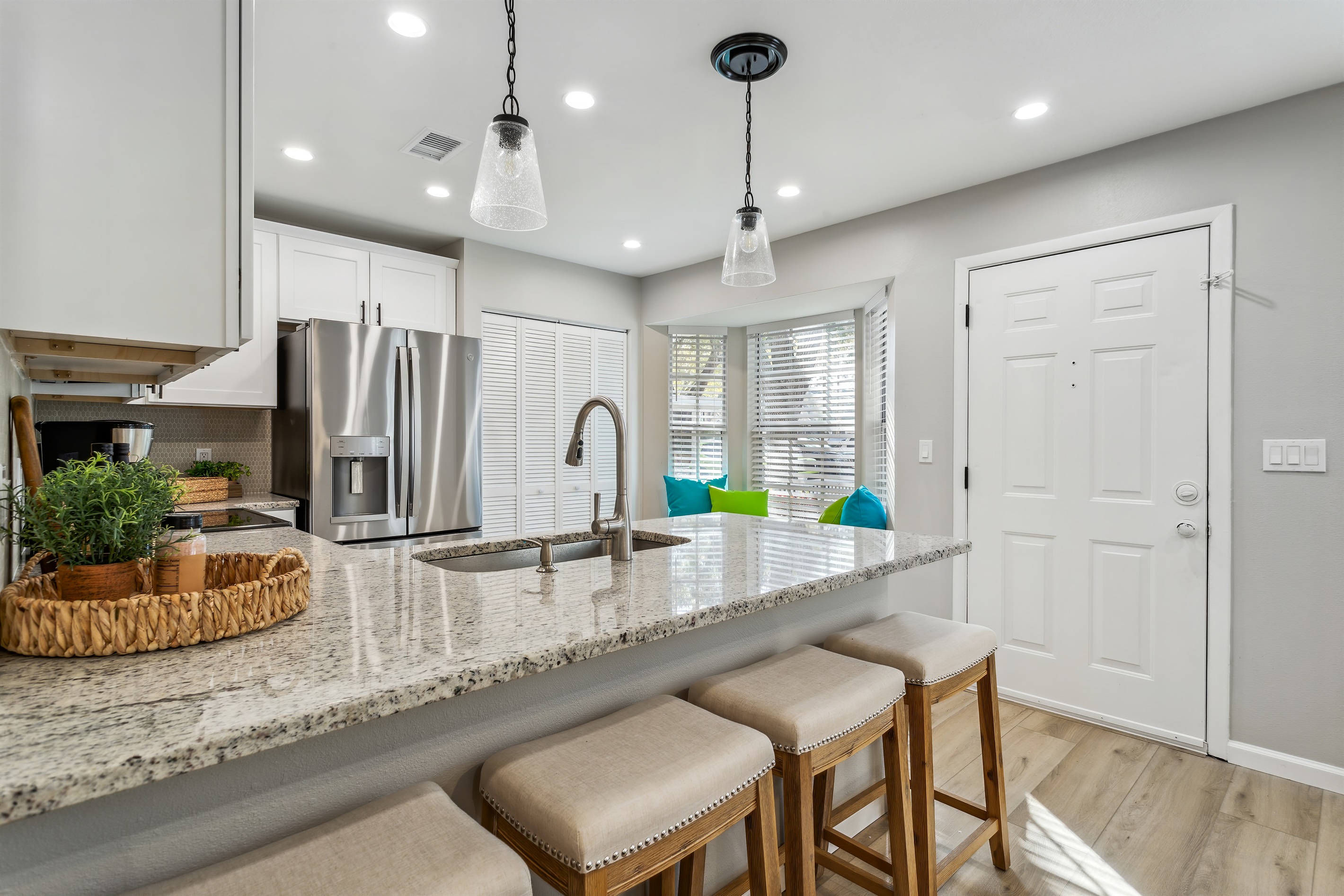 Kitchen Seating Area
