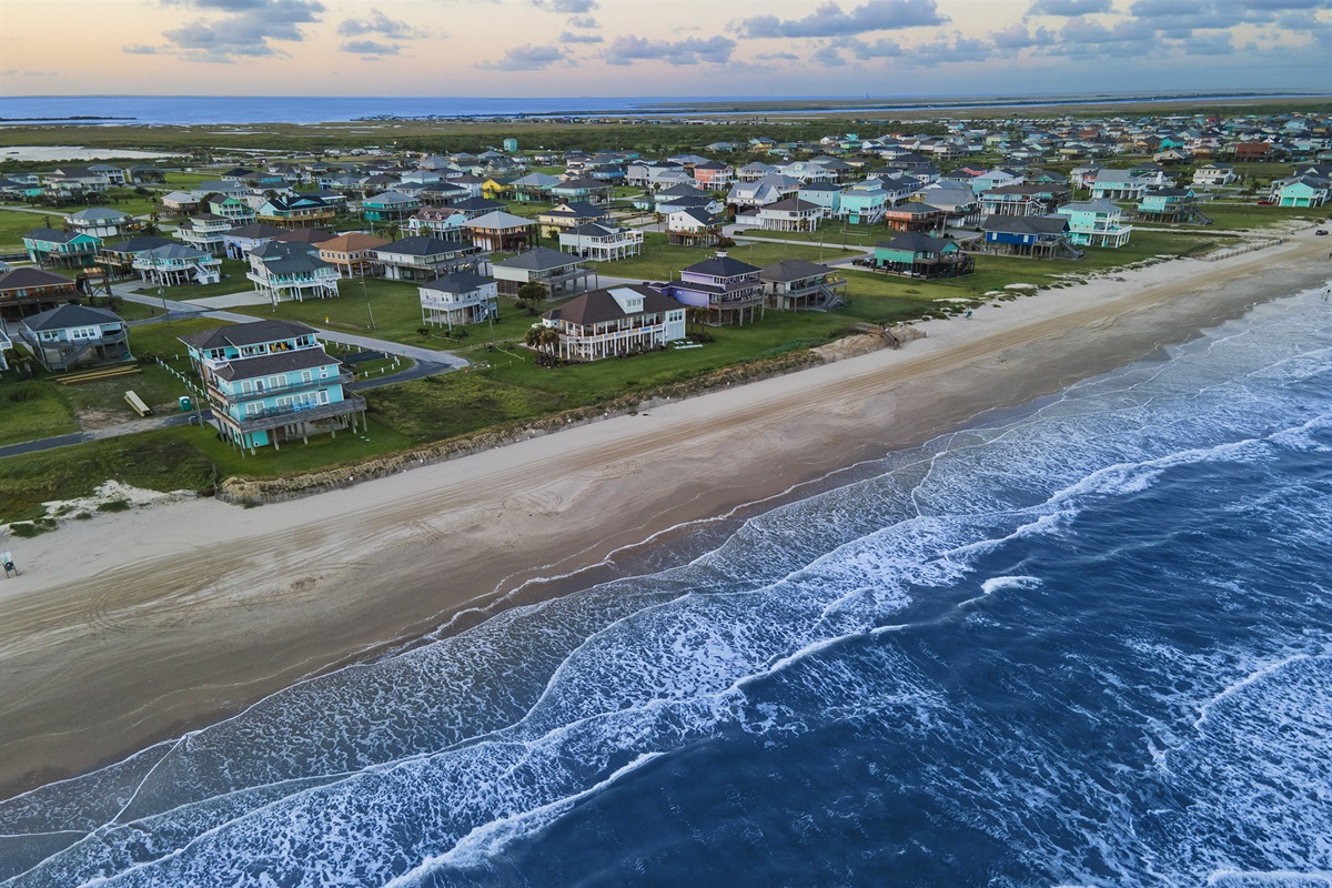 2fd2af28ac064f0ea458d3bfe572329a Large | Beachhouse | Texas | TX | Vacation Homes | Galveston | Crystal Beach | Kokomo | Breezy Days | Beachfront Elegance | Sunrise Serenity | Southern Sands Property Management, LLC