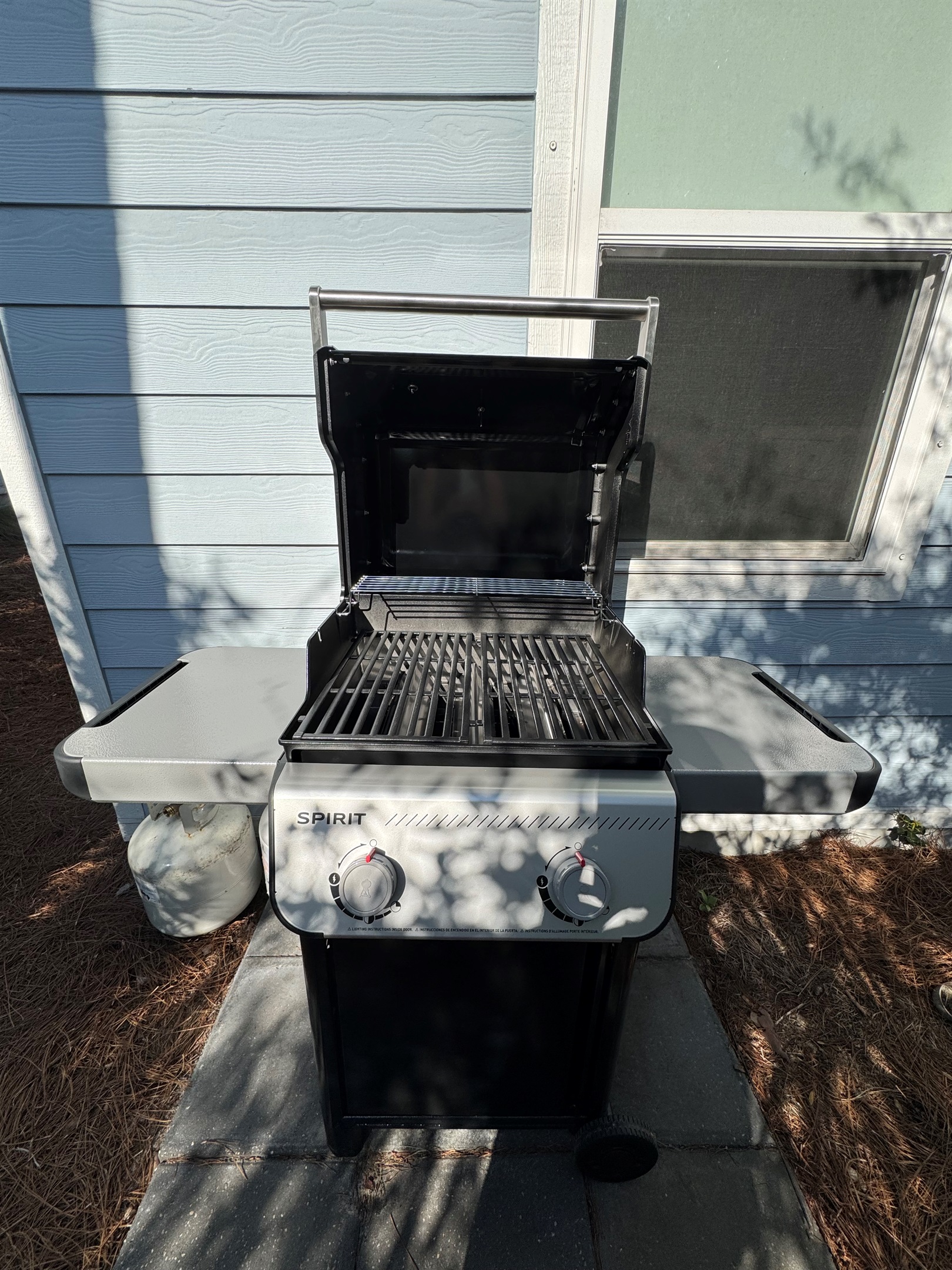Weber propane grill for guest use